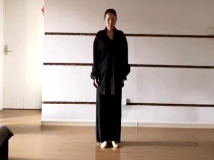 用剪映制作舞蹈背景之蒙版+画中画。感谢出镜仙女@苏魅儿🦋🕊️ ༅༉༅༉ #教程 #剪映教学 #剪映基础入门教程 #舞蹈背景 #学剪映制作 @DOU+小助手