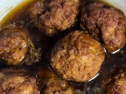 #四喜丸子 #年夜饭 #美食教程 #正统派#抖音美食创作人 四喜大丸子加虎眼丸子,这一年的丸子就算齐了