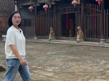 高安贾氏宗祠座是一座七进七出的宏大建筑群体,它的工艺和规模在全国现有古村宗祠中极为罕见#国庆旅行指南 # 国庆小众宝藏旅行地 #中秋国庆逛吃指南