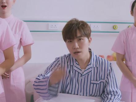 从霸占 90 后 MP3 的 QQ 音乐三巨头,到承包抖音 80% 热歌的版权大王,徐良用十六年,把青春的旋律换了种方式,陪了我们两代人长大。#徐良 #人物志 #演唱会 #非主流 #青春