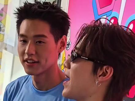 更好版本的德🤭
我们p宝就这样夸lg给他爽死了🥳🥳#bkpp #billkinpp #马群耀剪头发了 #马群耀林祎凯 #ppkrit
260322 BKPP Lazada马拉松活动
cr 🧣王哈哈杨枝甘露