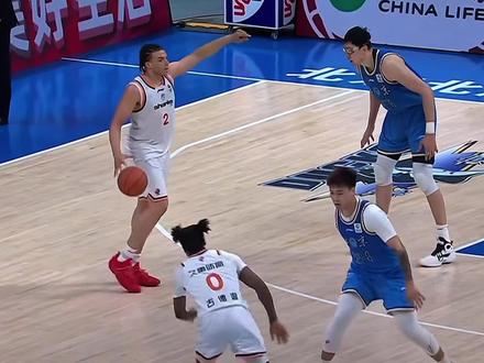 东方尼克斯!复刻尼克斯逆转骑士。 上海男篮单节狂轰39分逆转北京男篮,成功挺进CBA总决赛。#CBA联赛 #dou来CBA #CBA季后赛 #CBA季后赛以城之名 #上海男篮时隔24年重返总决赛