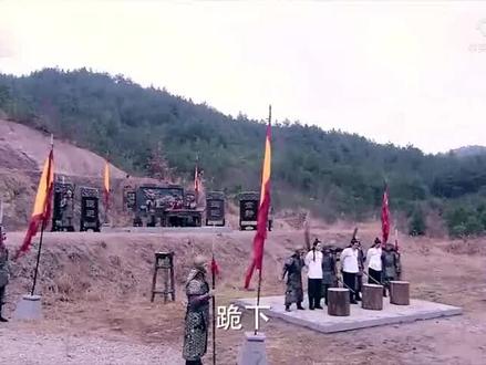 李元霸为救父亲兄弟,直接打上大殿,几锤就把宇文成都打成重伤