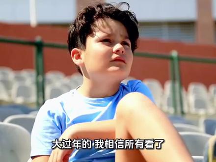 大过年的,苏翊鸣、徐梦桃连拿两块金牌给全国观众添喜,转头中国短道速滑就给所有人浇了一盆透心凉!
2026米兰冬奥会短道速滑项目正式收官,中国短道队最终仅收获1枚银牌,0金牌入账——这是1992年短道速滑成为冬奥会正式项目以来,34年时间里,中国短道首次在冬奥会上金牌颗粒无收,直接创造了历史最差战绩。
我们从来不是输不起。竞技体育有赢就有输,巅峰与低谷本就是赛场常态。但我们绝对接受不了这样窝囊的输法:
关键战重复摔倒、低级失误一犯再犯、领先就不会滑、一到决胜圈就全线掉速,男子500米最后的夺牌希望,以一个莫名其妙的摔出赛道草草收场;更让人血压飙升的是,赛后采访里,没有反思、没有愧疚,反而一个个说着“发挥了最好水平”“做到了能做的一切”。
到底是你们对“最好水平”的标准低到了尘埃里,还是你们根本就忘了,中国短道速滑,曾经是站在世界之巅的冬奥王牌?是杨扬实现中国冬奥金牌零突破的底气,是王濛大满贯封神的传奇,是武大靖平昌孤军奋战的荣耀,是北京冬奥让无数人热泪盈眶的辉煌。
这条视频,我不想只骂几句“摔得活该”,更不想拿“运气不好”一笔带过。我要扒开“努力了”这块遮羞布,给所有关心中国短道的人,拆透这34年最差成绩背后,全链条、深层次的崩塌真相:
为什么队员总在重复一模一样的失误?真的是心态崩了,还是技术体系已经全面落后世界两个版本?
为什么全程隐身的教练,赛后不敢站出来担一句责?张晶到底是能力不足,还是根本没有话语权?
为什么李琰被排挤到速度滑冰从零开荒,四年就能带男队创造历史,手握王牌家底的短道,却烂成了一滩泥?
王濛下课、李琰出走、安贤洙离开,北京冬奥结束的这四年,中国短道到底经历了怎样的内斗、内耗与逆淘汰?
行政大于专业,外行领导内行,摘桃子的人多,种树的人少,中国短道的根,到底烂到了什么地步?
这条视频,可能会被限流,可能会被公关,但我必须说出来:拿着国家最好的训练资源,花着纳税人的钱,交出这样一份钉在耻辱柱上的成绩单,就别拿“努力了”当挡箭牌。
观众要的从来不是一句轻飘飘的“我尽力了”,是刮骨疗毒的反思,是彻底的整顿肃清,是给所有热爱短道速滑的人,一个真正的交代。
欢迎大家在评论区留下你的看法:你觉得中国短道最核心的问题出在哪?我们还能回到曾经的巅峰吗?#办公室搞笑 #米兰冬奥会 #冬奥会 #王濛 #短道速滑