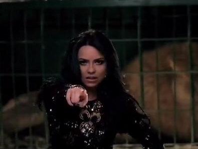 美女修车工-茵娜(罗马尼亚)#欧美歌曲 #快心制作