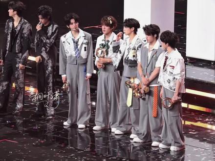 TOP不要再有困难了#登陆少年组合 #TOP #荣耀之战 #时代峰峻 #tf家族