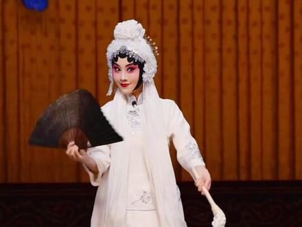 |愿你在舞台上继续闪闪发光 💖拥有更多的鲜花和掌声👏 #王梦婷 #京剧 #生日快乐 @京剧演员王梦婷