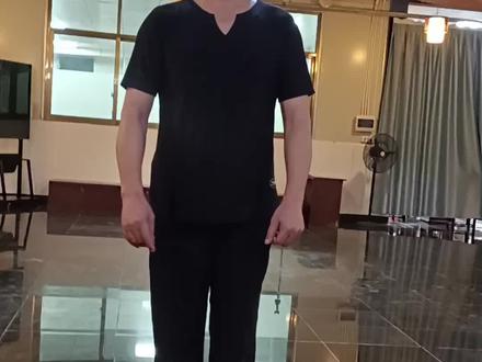 点帕斯的口令叫法现在出现很多流派。不管怎样,老师们的公益课,都要为所有老师点赞,正能量。有疑问也很正常,因为习惯了自己的跳法,大家都很难更改,男先出左.女先出右.这个基础不能改.否则乱套了。其实也不要改,只要跳的顺溜.开心.与舞伴配合的顺就是最好的。温馨提示:如果你是跳水兵舞的:尽量用12.34.56.的口令。如果你习惯七十年代的拉拉舞:就用1.2.34.这样的口令。你如果是前十年跳吉特巴的:就用61.23.45这个口令。别纠结。好看是每个舞者最终的目的地。祝老师们个个开心如意。