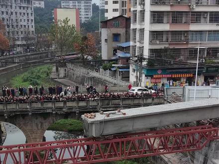 邻水县城北门新桥工程火速推进 预计元旦正式通车