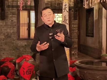 老匠人纯手工灌制 300 斤巨型腊肠,卫食园年货节呈礼,解锁地道中国年味300 斤巨型腊肠#卫食园#年味天花板 #老匠人传承 #文友小院