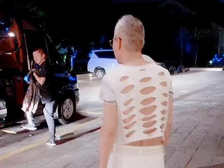 到越南的酒吧玩一会那酒吧很嗨的。