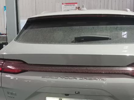 比亚迪宋plus小电瓶位置,启动电瓶