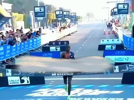 本是配速员,却一路领跑,逆袭赢下马拉松冠军 #奇趣 #体育 #马拉松 #科普