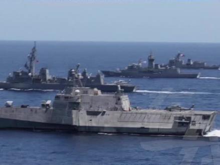 【集体发声 #多国专家学者就南海问题批评美国 】4月7日,美澳日菲四国海上力量首次在南海海域举行“全面”海上联合军演。11日,美日菲三国还计划于华盛顿举行首次首脑会谈。美国就南海问题不断搅局的行为引起了东盟各国专家学者的担忧,有菲律宾学者称“我的祖国被美国利用了”;马来西亚学者称“现在南海最大的问题就是,有某些国家,或者说某个国家在从中作梗”…… #CGTN在一线