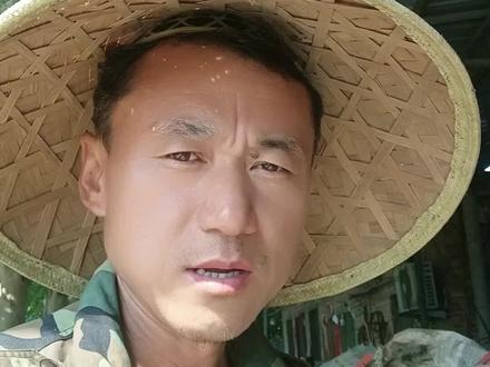 你家的旧书本卖了吗? 今年的废品生意真是难啊,各种废旧物品疯狂掉价