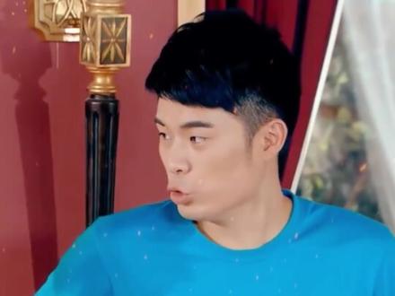 花钱喝酒被服务员当下酒菜发给外国人