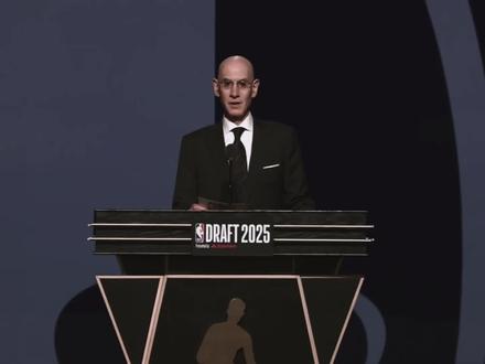 鲜衣怒马少年时 不负韶华行且知#杨瀚森