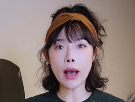 滑雪新手㊙️籍!教你像大神一样速度选板
如何选择第一块单板滑雪板?
拥有九年雪龄八块雪板的商总带你入坑
轻轻松松简简单单进入新雪季
开启🔛我们白色冰雪奇缘#单板滑雪 #单板装备#零夏小黑板