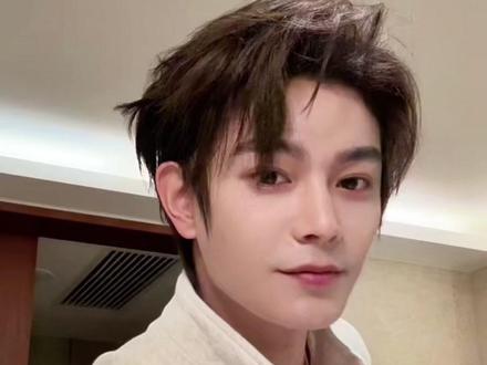 直接送粉丝黄金!丁禹兮钱在哪爱就在哪啊#丁禹兮 #丁禹兮钱在哪爱就在哪 #送黄金 #黄金