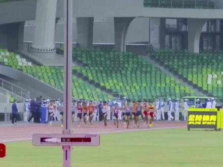 男子1500米决赛!#奚枭横 夺冠!解说员挺有意思,哈哈!
奚枭横浙江3:45.87(SB)
卢亮浙江3:48.45
叶德力·努尔波拉提新疆零阻力3:48.70(PB)
杨国斌云南3:49.46(PB)
肖康超北京3:50.10
夏浩祺北京3:50.30(PB)
董佳云南3:50.31(PB)
王迪宇浙江3:50.79(SB)
占琦浙江3:52.91
宗庆华云南3:53.59
付有前云南3:54.22(PB)
艾克拜尔·艾克热木新疆零阻力3:56.41
万佳新宁夏3:59.00(PB)
何东峰吉林4:03.97(SB)
赵研吉林4:09.34
孟宪伟吉林DNF
董碧文四川铁人DNF
#田径 #2022全国田径大奖赛衢州站