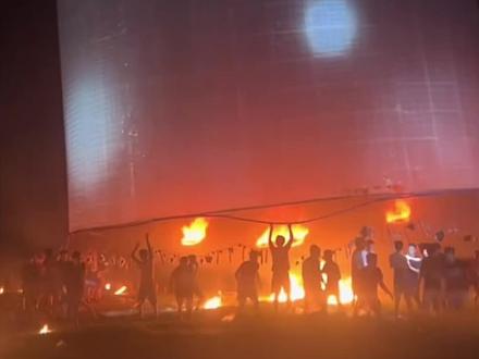 孔明灯、贝鲁姐👍就是厉害,这烟花🎆也太美了吧。够6够6