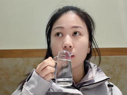 说不上来什么状态,心事越来越多,话越来越少,就是很累,开心时,空气都是甜的,心烦时,喘口气都觉得累#情感 #共鸣 #酒蒙子的日常