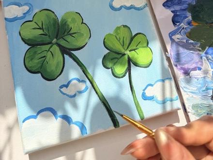 家人们!粉丝点名要的四叶草安排上啦~ 丙烯笔下的幸运草,每一片叶子都藏着好运,这波必须给粉丝满满的仪式感!#丙烯画#手绘 #一起学画画 #青年创作者成长计划 #画画