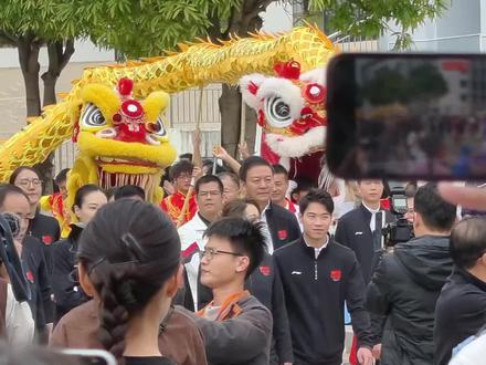 奥运冠军来我们学校啦!!!#刘诗雯 #广西民族师范学院