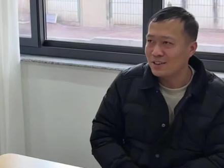 #我要上热门 甘宇翼认亲前,得知亲生父母寻找自己33年,妈妈为此还抑郁,一夜之间白了头发,发出感慨,假如他们有个弟弟,心里还好受些,父母得到帽子叔叔和志愿者信息后,恨不得马上赶到甘宇翼身边#甘宇翼 #妈妈#爸爸 #爸爸 #绝对是亲生的