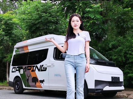 续航800+ 吉利远程新能源房车 现在已经没有人买油车了,大家都喜欢我这种纯电新能源小房车,这台吉利远程超级VAN中轴高顶宿营车,满油满电续航可达800多公里,一公里不到2毛钱#吉利汽车 #新能源汽车 #电动汽车 #房车 #房车旅行