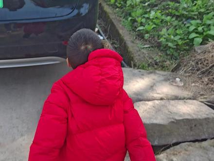 春节返程装不下的爱,问界感谢灯语替你说 #同问界阅山海 #感谢灯语 #问界m9 #问界m8 #春节返程