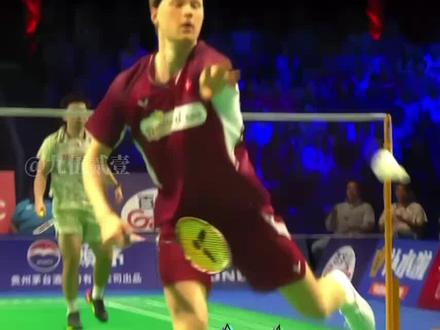 #2026汤尤杯 在丹麦举行的汤尤杯,丹麦喜剧人 #安东森 将表演发挥的淋漓尽致!既稳定输出表演,又赢得了比赛,双赢啊#羽毛球 #比赛现场
