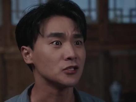 五年紧闭房门 丈夫拼死不让开 #门内有人 #鱼戏剧场 #短剧推荐