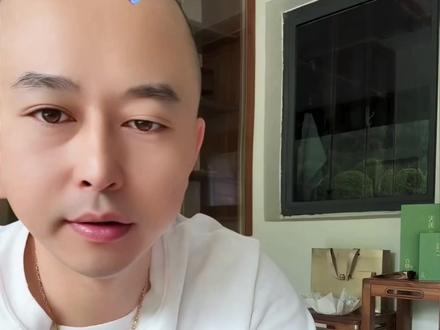 小情绪开直播了大家都在看,十七哥说小情绪全网玩,到处能看到他 #小情绪 #十七💤 #十七哥 #介白 #介白岩茶 @十七💤 ⁵⁰² @介白