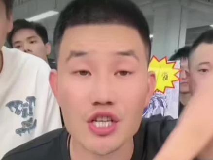 嘎子直播卖牛奶,直言要给粉丝省一千块钱#嘎子#谢孟伟#嘎子酸奶#嘎子直播带货