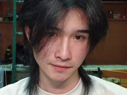 从留长发那男的→#长发男
其实你只差了一个夹板
#鲻鱼头 #狼尾 #男生发型打理技巧 #夹板造型