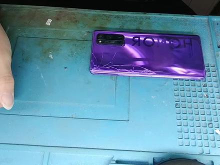 荣耀30pro曲面屏手机,内屏一半都不显示了,来看看换屏过程