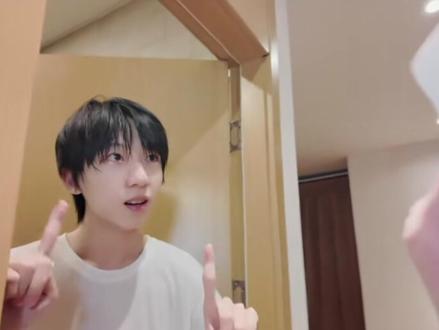 羡慕他的睡眠质量,博文你要哄一下了#左奇函杨博文 #左奇函 #杨博文 #奇文 #TF四代