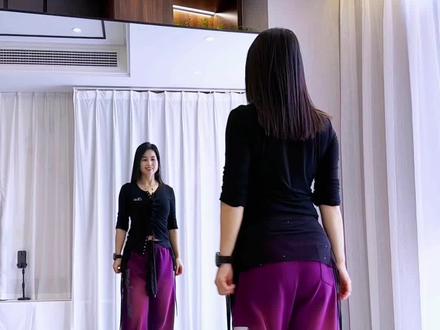 #月光洒满草原 #简单好学又好看 #零基础学舞蹈 #新歌上线#最潮广场舞 @抖音创作小助手 @DOU+上热门