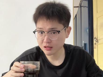 还是胖的时候比较好看怎么办?#次元ai绘画 #减肥