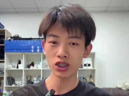 结合到评论区不能逐一回复,今天来聊聊柜台展示机的套路 有个粉丝在某🐟买了一台《柜台展示机》一起来看看到底有什么套路呢?
#macbookpro #苹果笔记本电脑 #日常vlog
