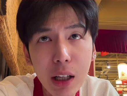 就欺负娜塔莎不会说话呗 其实全是隐翅虫吸的 开心死了吧#刘琳琳 #隐翅虫 #刘琳琳直播 #刘琳琳直播录屏 #刘琳琳直播名场面