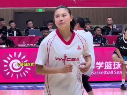 还记得么 去年夏天宫鲁鸣甚至排出过五名山东籍国手的上场阵容#王思雨 #张子宇 #山东女篮 #wcba #中国篮球