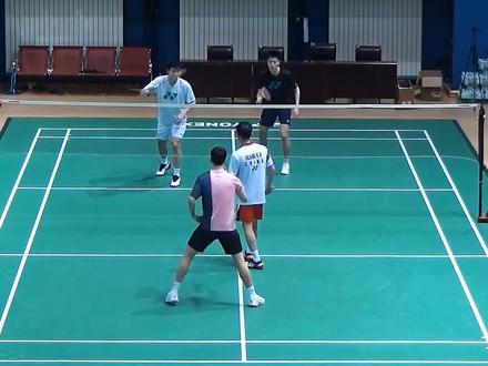 国羽男双内部赛——刘雨辰/欧烜屹 VS 黄凯祥/邸子健,你觉得谁更强?#羽毛球 #羽毛球男双 #刘雨辰