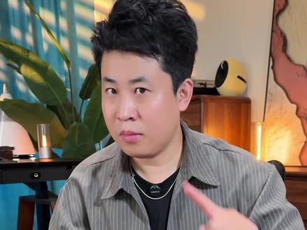 想选一款手表送给男生的话#鹰轰黑骑士手表 真的是不错的选择#男士手表 #腕表 #送男生礼物