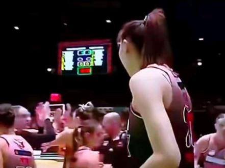 澳大利亚女篮联赛山猫对火力,中国主力球员韩旭第一节得9分,比赛还在继续#中国女篮韩旭