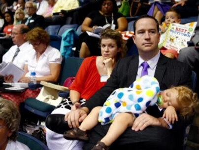 罪行累累!“耶和华见证人”极端组织就是个灾难!