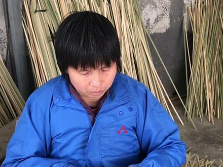 水果篮的编织过程,视频有点长占您两分钟时间。#竹编手艺 #手工制作