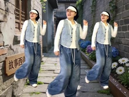 又来了又来了,忍不住又编排了这调调太喜欢(老巷子的慢时光)弹跳健身舞,音乐@坤妈健身操 #健身舞蹈