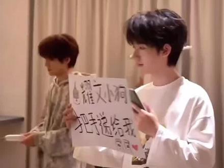 时团去俄罗斯录制团综的第1天还坐了坦克 #时代少年团 #俄罗斯 #时代少年团团综